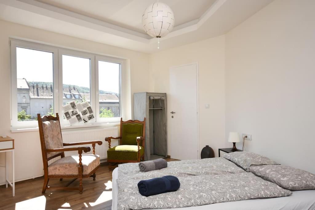 Renovated Stylish Flat At The Castle&Metro Budapeste Exterior foto